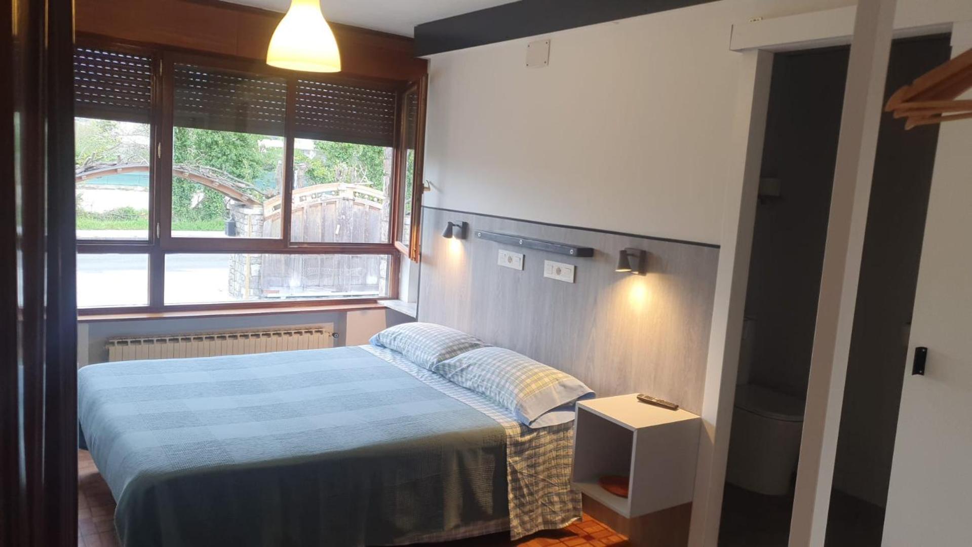 Pension ** Abaca Хихон Экстерьер фото